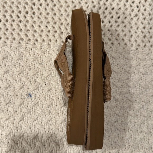 NWOT Reef Brown Flip Flops Kids 6 UNISEX - Picture 3 of 5